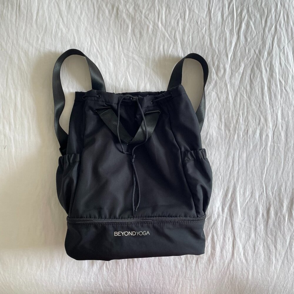 NWOT Beyond Yoga Convertible Gym Bag